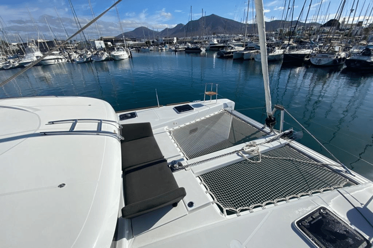 Lanzarote: Private Catamaran to Papagayo from Playa Blanca — 4 Hours Lanzarote: Cruise tour along the Papagayo Coast with Snacks & Activities