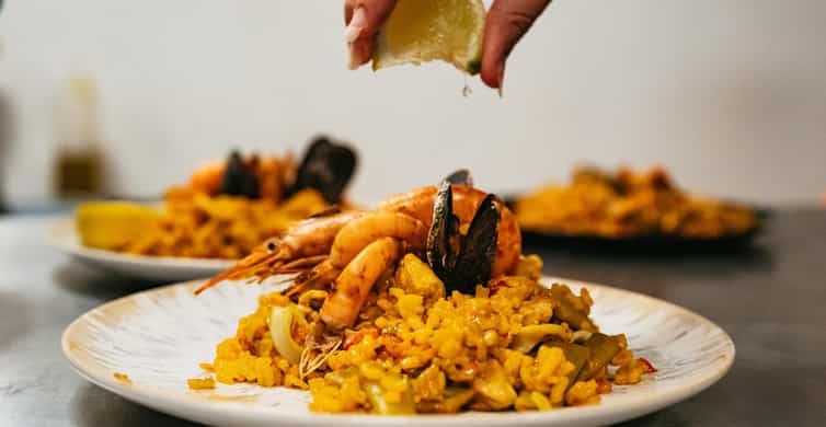 Madrid: Paella and Sangria Workshop in the City Center photo 13