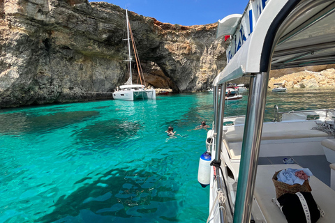 Von Gozo aus: Rund um Comino, Blaue Lagune, Kristalllagune und HöhlenHalbtägige Kreuzfahrt um die Blaue Lagune und Höhlen von Comino