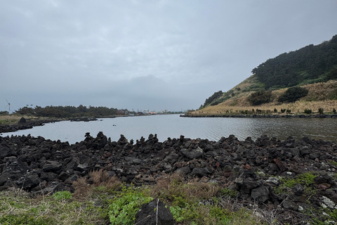 Jeju: Biyangdo Island Ferry Ride, Hike, and Lunch