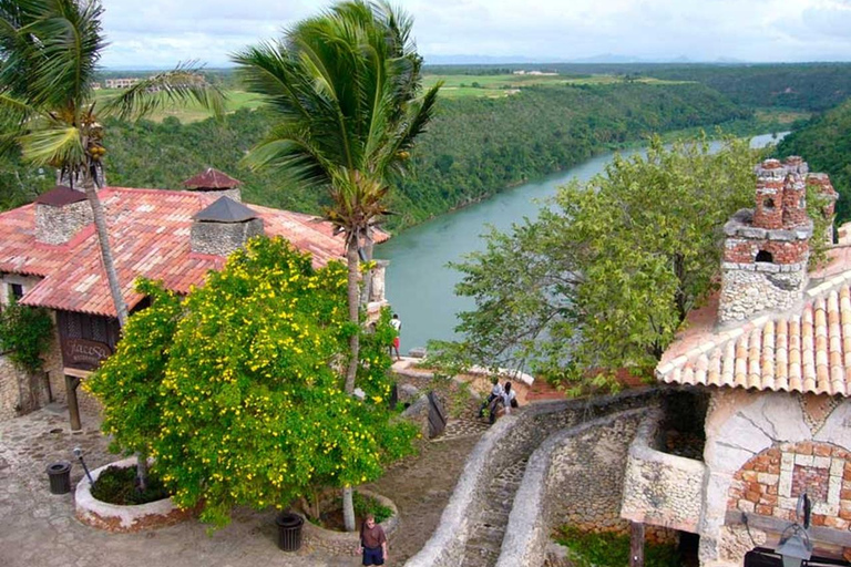 Altos de Chavón and Caves of Wonders Tour from Santo Domingo