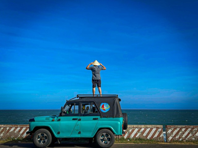 Visit Mui Ne Sand Dunes Jeep Tour with Friendly English Guide in Mui Ne, Binh Thuan, Vietnam