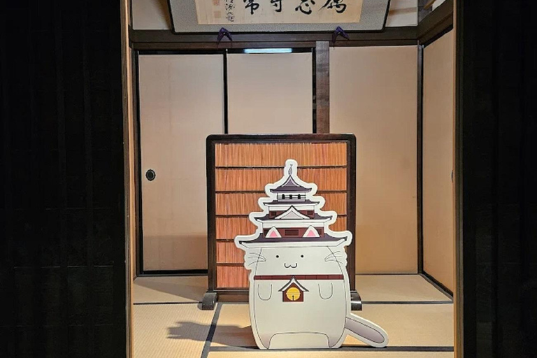 Hiroshima: Castle & Samurai Heritage Trail Guided Tour