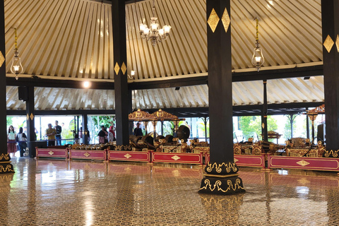 Yogyakarta:Merapi Jeep Tour, Keraton Yogyakarta & Taman Sari Yogyakarta: Merapi Jeep Tour, Sultan Palace & Taman Sari