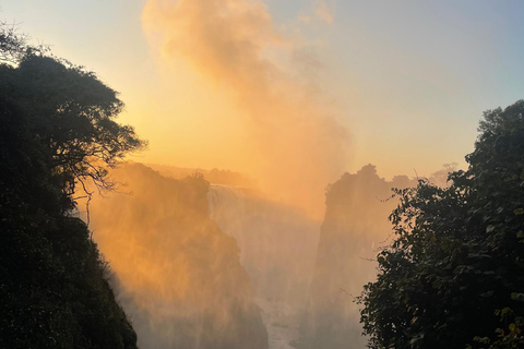 Simbabwe &amp; Sambia: Victoriafälle-Tour mit Guide und Mittagessen