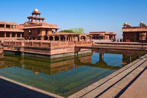 Visite du Taj Mahal au lever du soleil et du fort d'Agra avec Fatehpur SikriCircuit avec voiture, chauffeur et guide uniquement