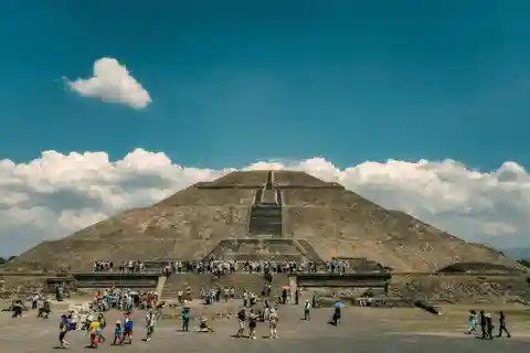 From CDMX: expedition with early access to Teotihuacán