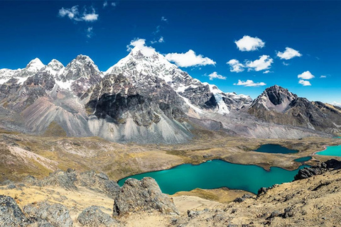 Desde Cusco: 7 Lagunas de Ausangate Trek con Aguas Termales