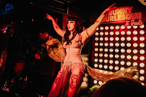 Hamburg: Hot-Blooded Burlesque Show at Bunny Burlesque St. Pauli Friday burlesque show