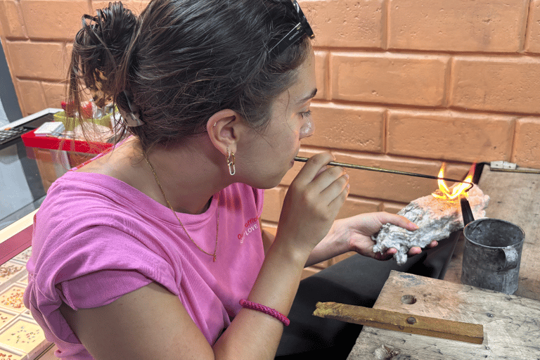 Galle: Traditional Silversmith Experience with Local Lunch