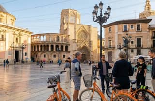 Valencia: Immersive Storytelling-Tour mit Fahrrad und E-Bike