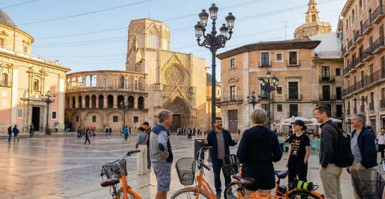 Valencia: Immersive Bike & E-Bike Storytelling Tour