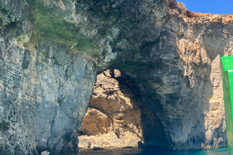 Comino: Private Bootstour mit Schnorchelaktivitäten und HöhlenInsel Comino: Höhlenbesichtigung und Schnorchelaktivitäten