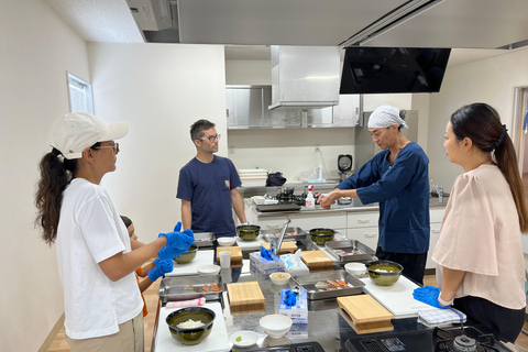 Naha Makishi Public Market : Sushi making experience English guided guide