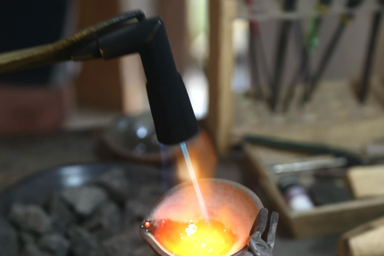 Lombok: Silversmithing Workshop with Jewelry to Keep