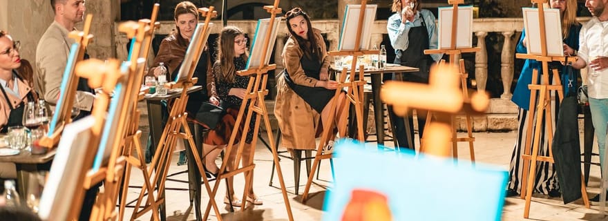 Peindre et siroter : Libérez votre créativité, un verre à la fois !