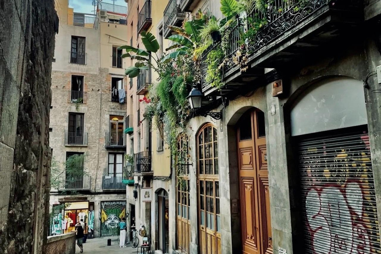 Barcelone : visite à pied de la Sagrada Família et du quartier gothiqueEnglish Guide