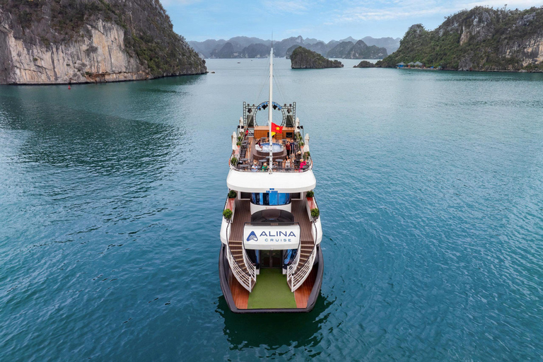 Hanoi: Halong Bay Cruise with Lunch, Cave, and Island Visit