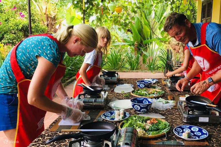 Hoi An: Making Lantern &Cooking Class with Basket Boat Ride