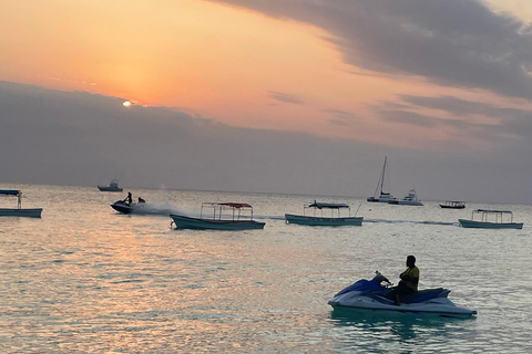 Zanzibar water sports happy hour: jet ski -soufa-kaiak