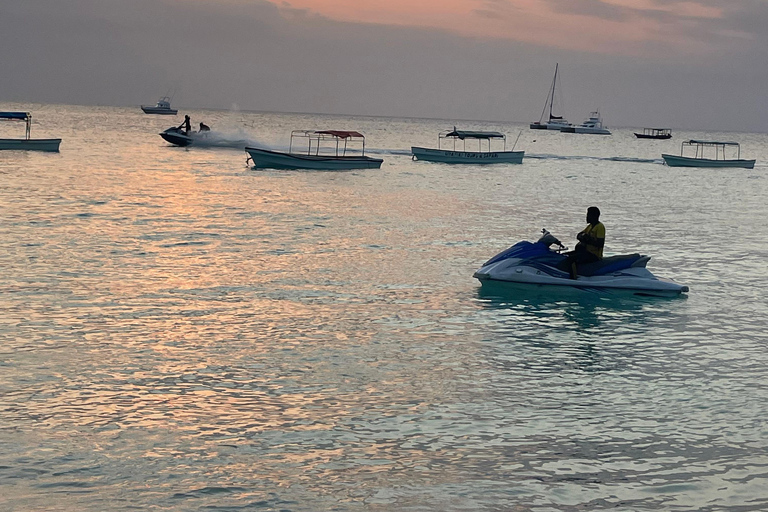 Zanzibar water sports happy hour: jet ski -soufa-kaiak