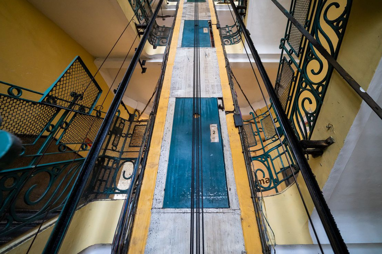 Ho Chi Minh City: Iconic Apartments Walking TourPrivate Tour (Japanese)