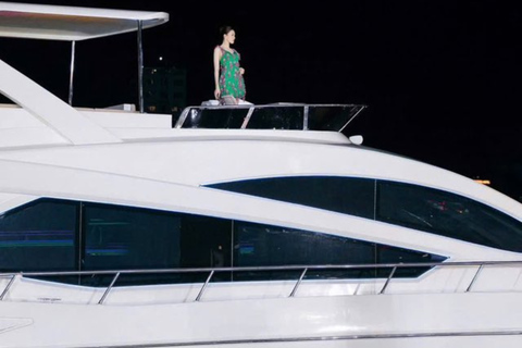 Da Nang: Private Luxury Yacht & Dragon Bridge Fire Show Luxury 2-Hour Ocean Mansion Yacht Charter – 4-Bedroom Bliss