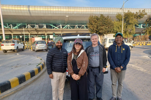 Amritsar: Golden Temple, Jallianwala Bagh, Wagah Border Tour