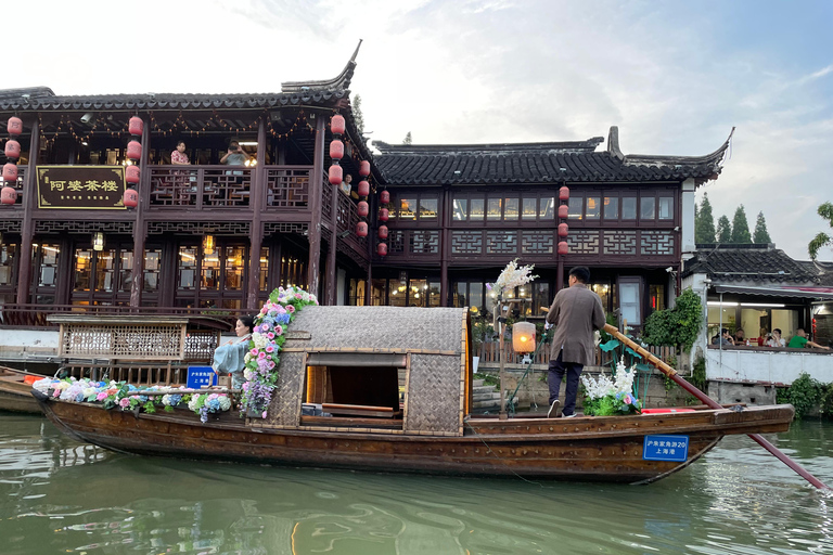 Shanghai: Zhujiajiao Water Town Half Day Tour