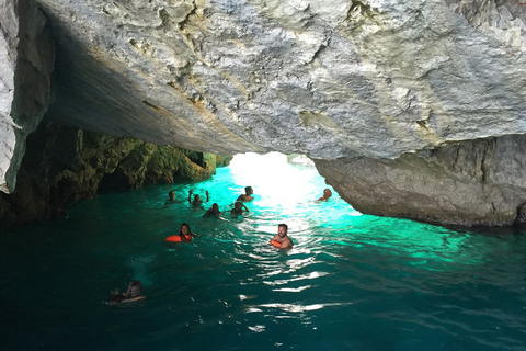 Desde Nápoles: excursión privada en barco CapriDesde Nápoles: Tour privado de Capri - Yate 46-50 pies