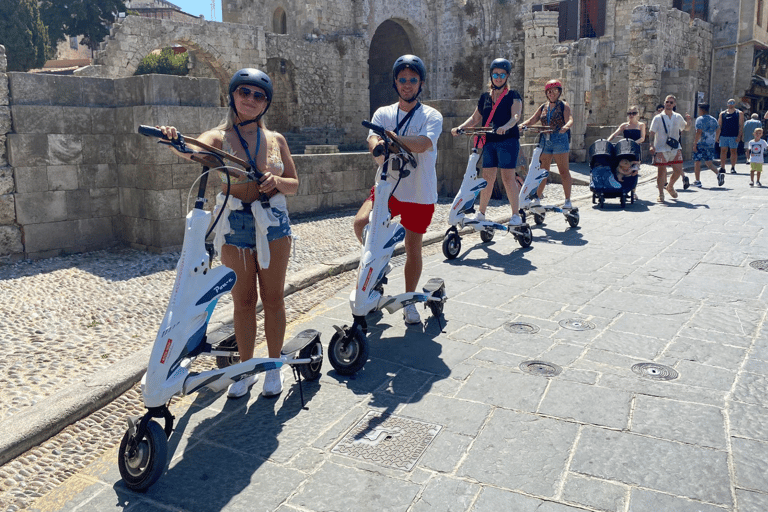 Rodas: Explora la ciudad nueva y medieval en TrikkesRodas: Explora la ciudad medieval y foso en Trikkes