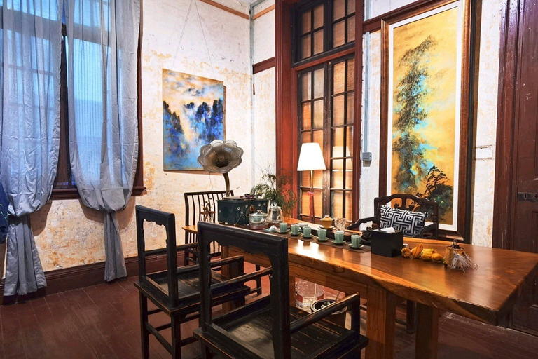 Guangzhou: Shamian Island Walk and Zen Tea Masterclass