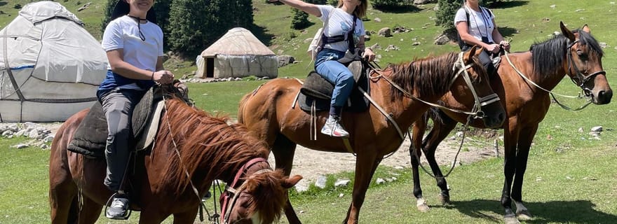 1 journée de visite à Chon Kemin avec équitation