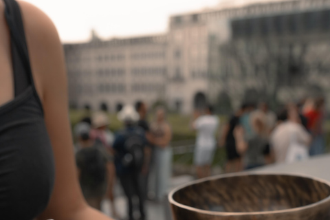 Bruxelles : yoga privé, bain sonore ou lecture runiqueBruxelles : cours de yoga privés avec un professeur expérimenté