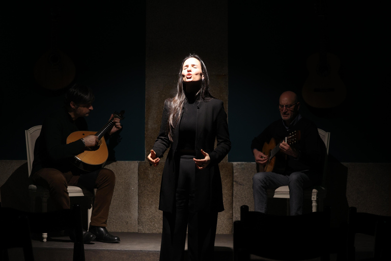 Porto: Unique Fado Show at São Bento Railway Station Porto: Unique Fado Show at São Bento Train Station