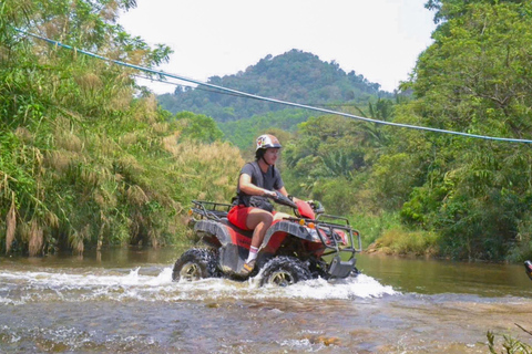 Phuket/Phang Nga: Excursión en quad, tirolina, rafting y cascada