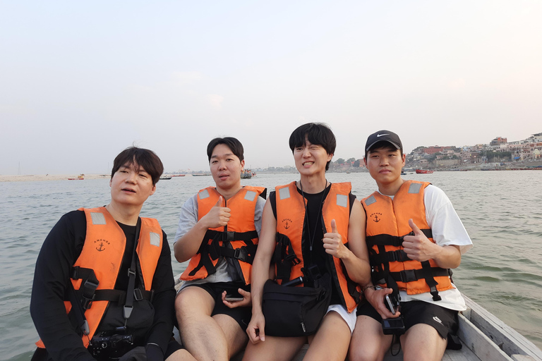 瓦拉西尼日出之旅：恒河阿提与免费游船私人：日出之旅，体验恒河阿提仪式，免费游船