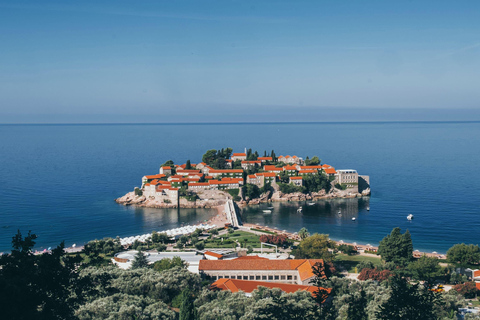 Von Shkodra aus: Tagestour nach Budva und Kotor mit GuideVon Shkodra aus: Tagestour nach Budva und Kotor mit einem Guide