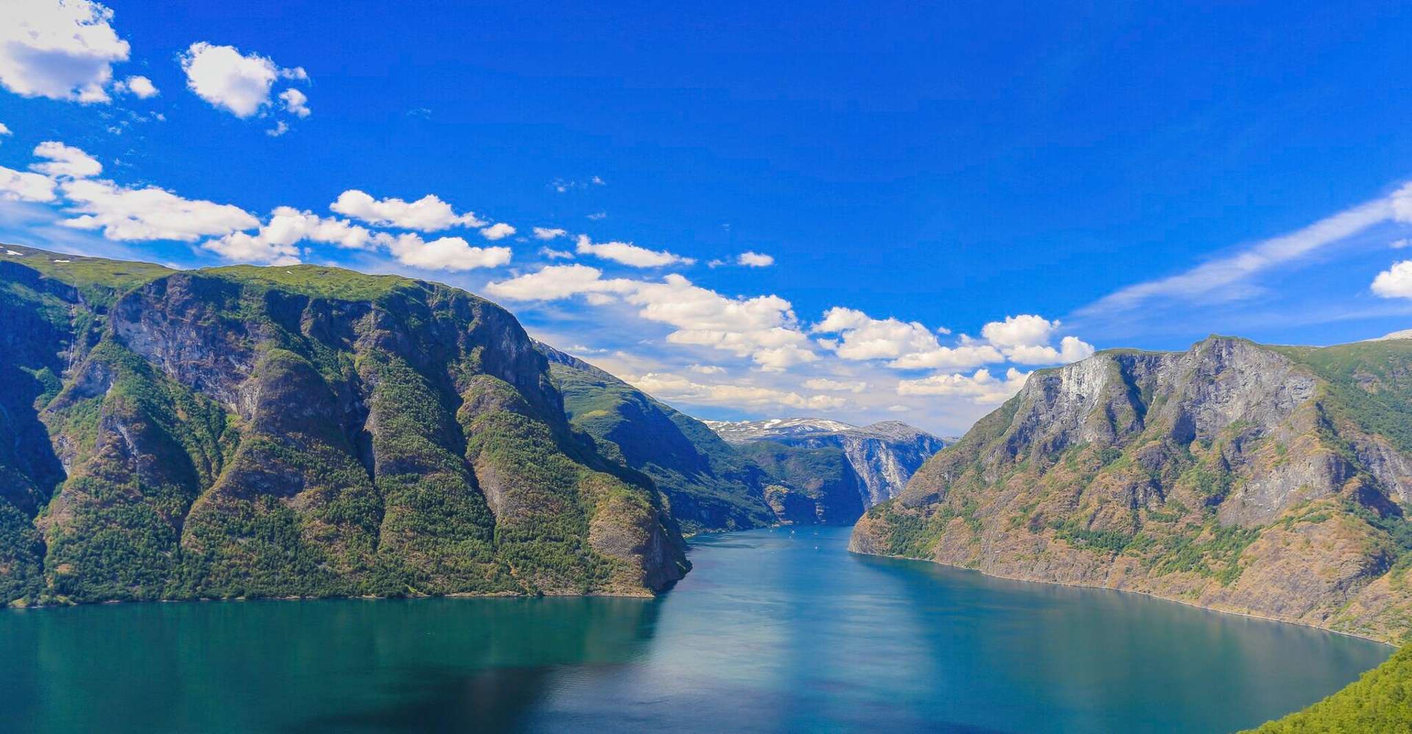 Flåm, Borgund Stave Church, Lærdal, and Stegastein Tour - Housity