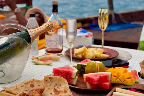 Zanzibar: Mnemba Island Luxury dhow Tour with Snorkeling