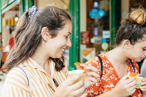 Lisboa: tour gastronómico y vinícola a pieLisboa: tour a pie de comida y vino - privado