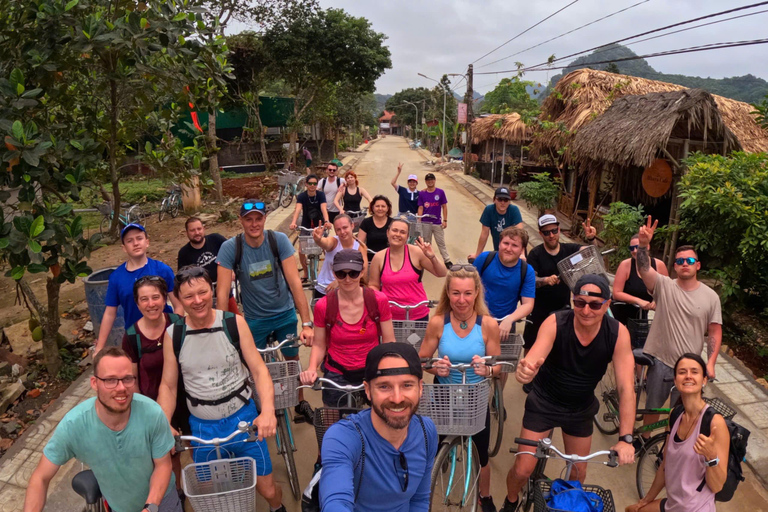 Lan Ha Bay: Full day – Lunch, Kayak, Cave, Biking