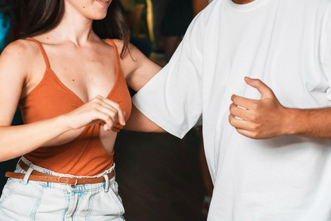 伊比萨萨尔萨舞爱好者舞蹈体验