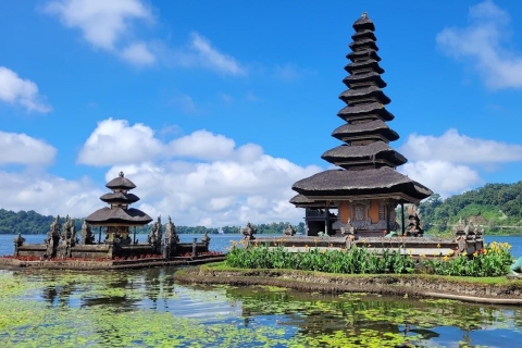 Ulundanu-Tempel, Handara-Tor, Jatiluwih & Tanah Lot TourPrivate Tour mit allen Eintrittspreisen