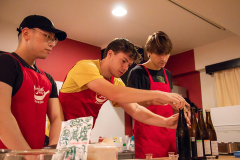 Tokio: Clase de Cocina Estilo Izakaya con Maridaje de Sake