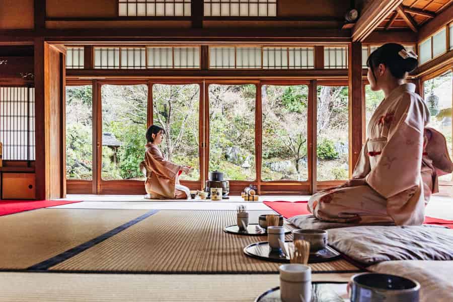 Kyoto: Teezeremonie in einem traditionellen Teehaus in der Nähe von Kiyomizu. Foto: GetYourGuide Kyoto: Teezeremonie in einem traditionellen Teehaus in der Nähe von Kiyomizu. Foto: GetYourGuide