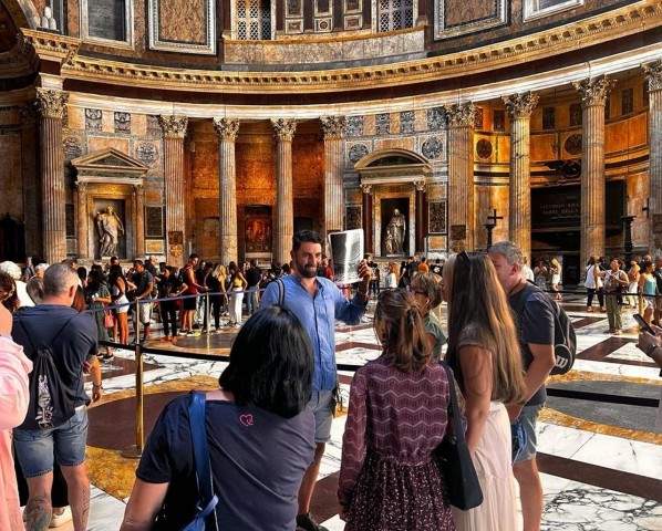 Visit Rome Pantheon Small-Group Guided Tour with Entry Ticket in Rome