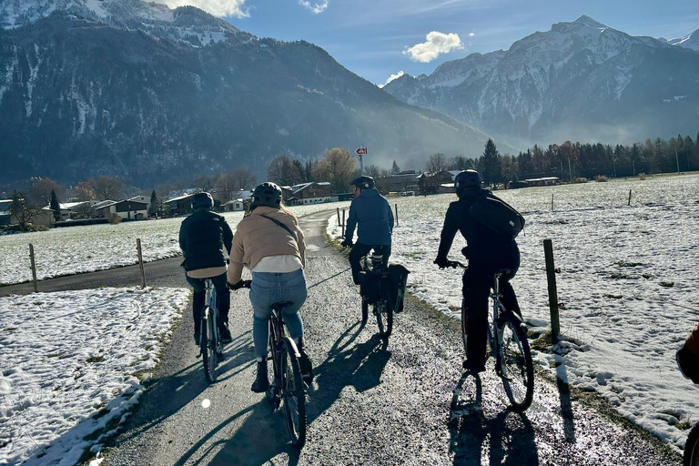 Interlaken: Cykeltur med floder, sjöar och varm choklad