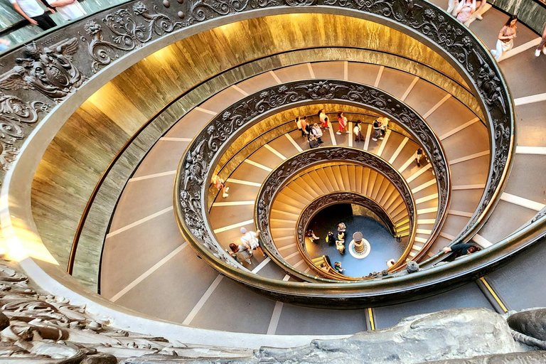 Roma: Museus do Vaticano e São Pedro - Tour guiado em pequenos gruposRoma: Museus do Vaticano e tour guiado em pequenos grupos à Basílica de São Pedro