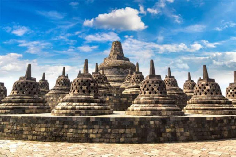 Yogyakarta: Borobudur climb-up guarantee & Prambanan temple Sharing: Borobudur climb-up guarantee & Prambanan temple
